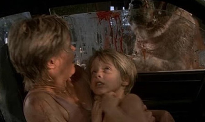 http://www.milkbarmag.com/2015/11/23/dee-wallace-howling-away-at-monster-fest/