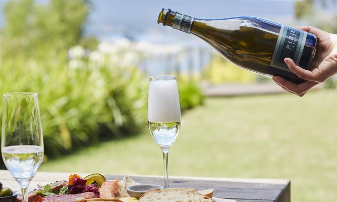 http://www.milkbarmag.com/2020/12/02/pirie-the-tasmanian-sparkling-wine-you-need-for-christmas/