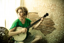 https://milkbarmag.com/2013/03/14/abigail-washburns-banjo/