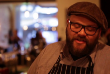 https://milkbarmag.com/2013/08/22/video-melborne-chefs-read-urbanspoon-reviews/