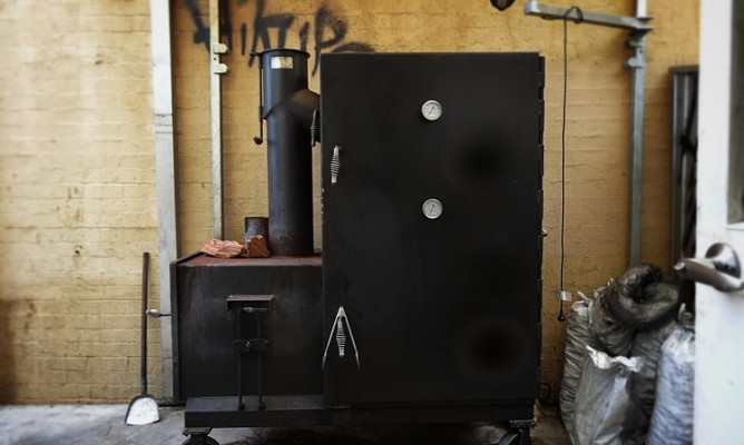 https://milkbarmag.com/2014/01/21/barbecue-with-all-the-fixins-comes-to-collingwood/