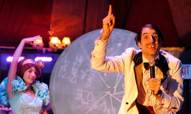 https://milkbarmag.com/2015/04/01/absinthe-takes-over-crown-casino/