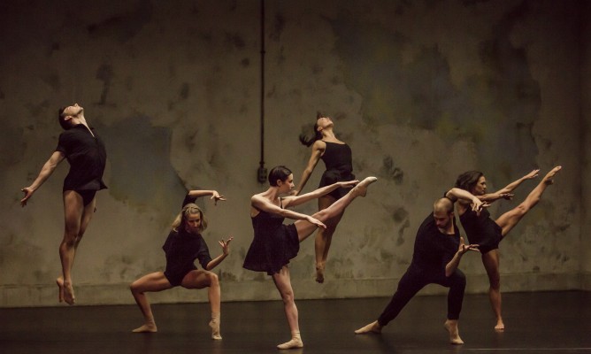 https://milkbarmag.com/2015/04/27/sydney-dance-company-presents-frame-of-mind-quintett/