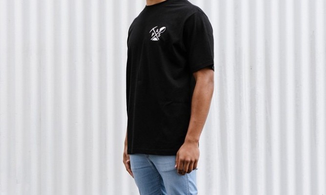 https://milkbarmag.com/2015/06/17/pick-spade/