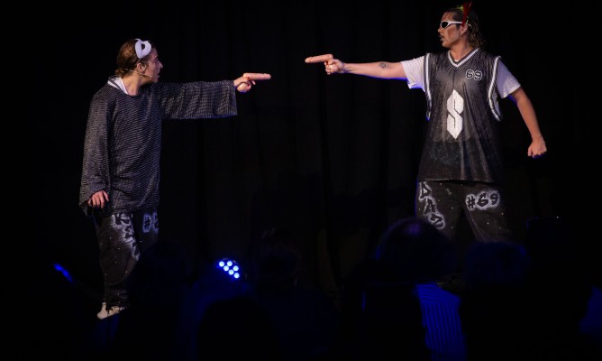 https://www.milkbarmag.com/2024/04/12/micf-dazza-and-keif-reenact-the-romeo-juliet-movie-playing-all-the-roles/